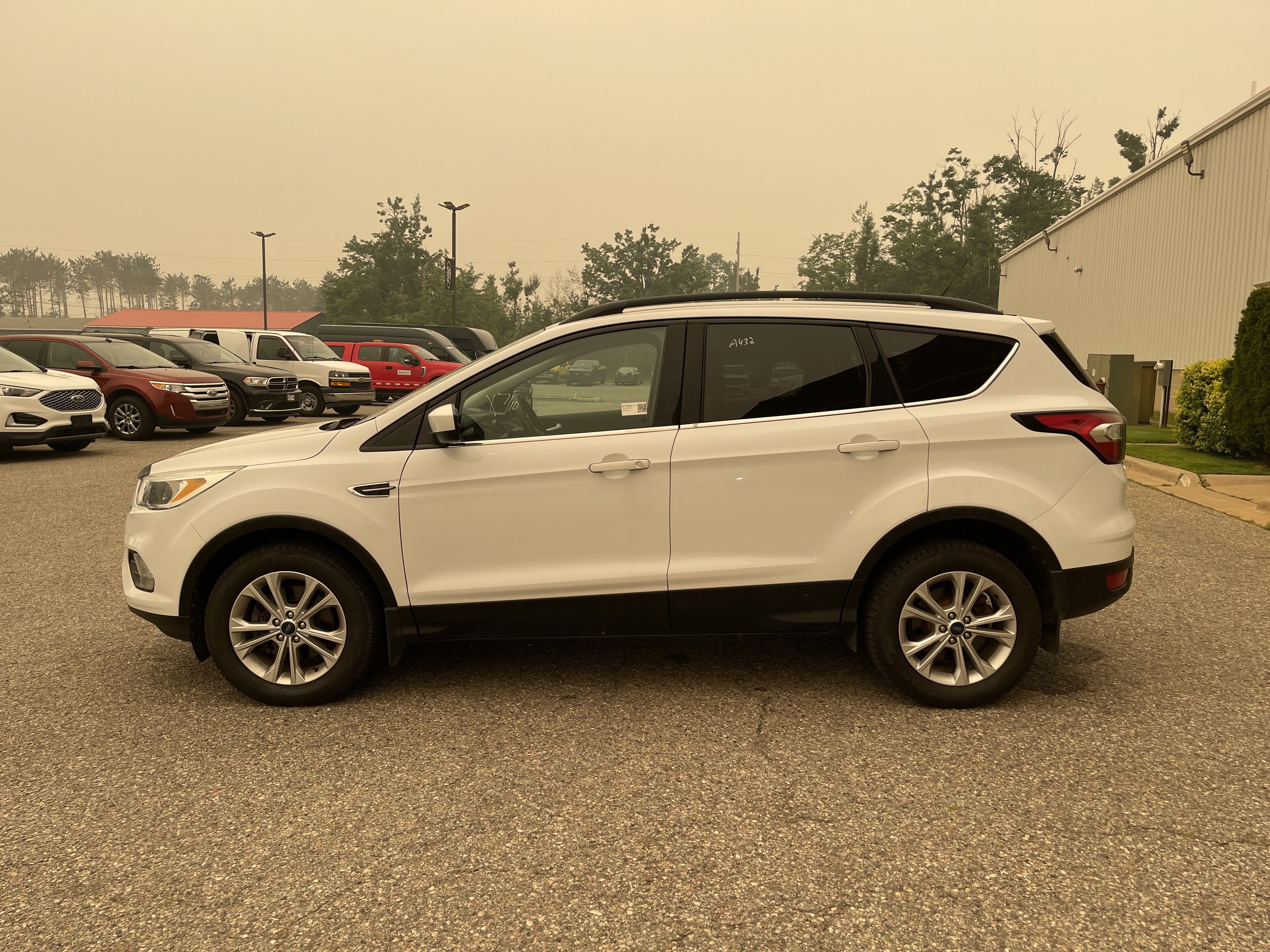 Used 2018 Ford Escape SE w/ SE SYNC Package AWD/4WD image 7