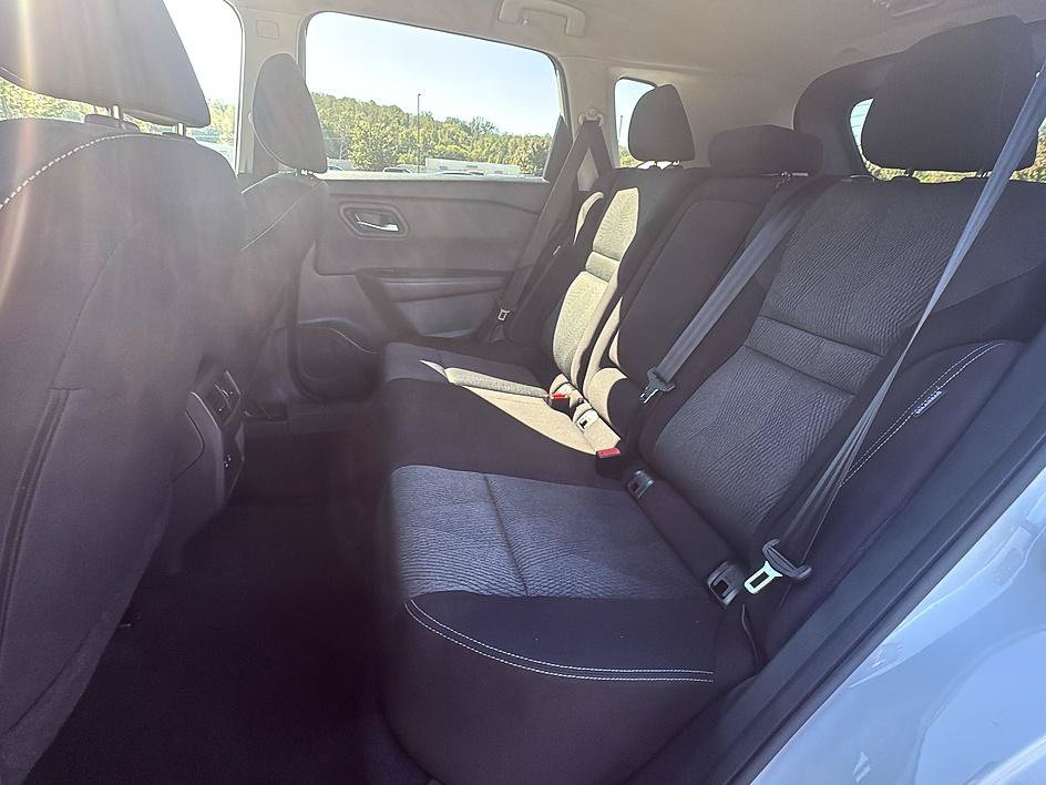 Certified 2025 Nissan Rogue SV AWD/4WD image 18