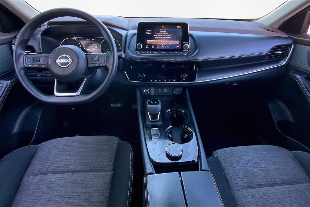 Used 2023 Nissan Rogue SV image 7