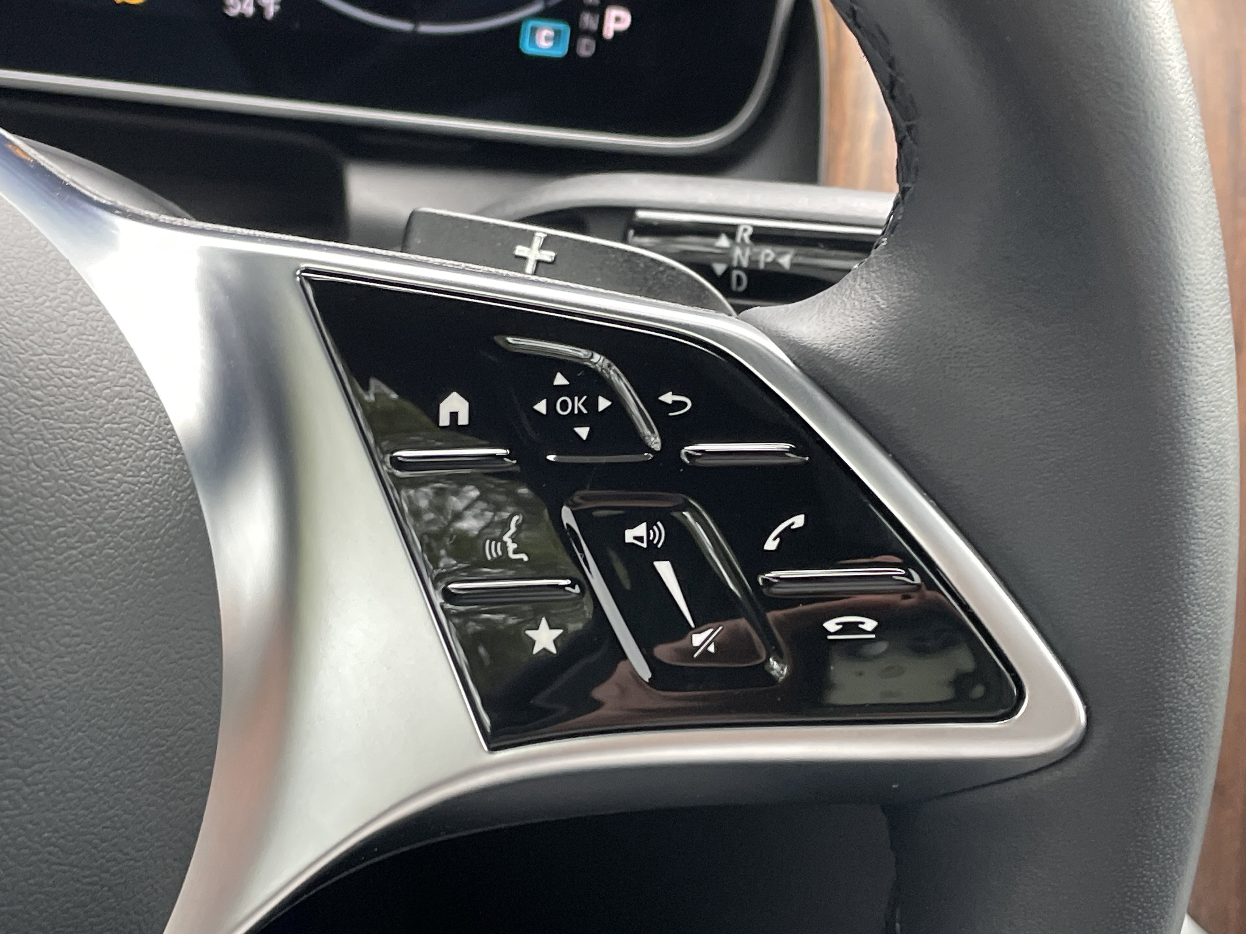 Certified 2025 Mercedes-Benz GLC 300 4MATIC image 31