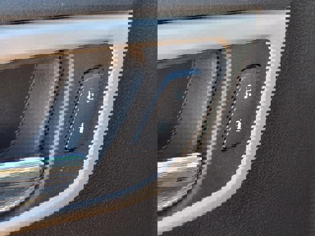 Used 2020 GMC Yukon Denali w/ Open Road Package image 15