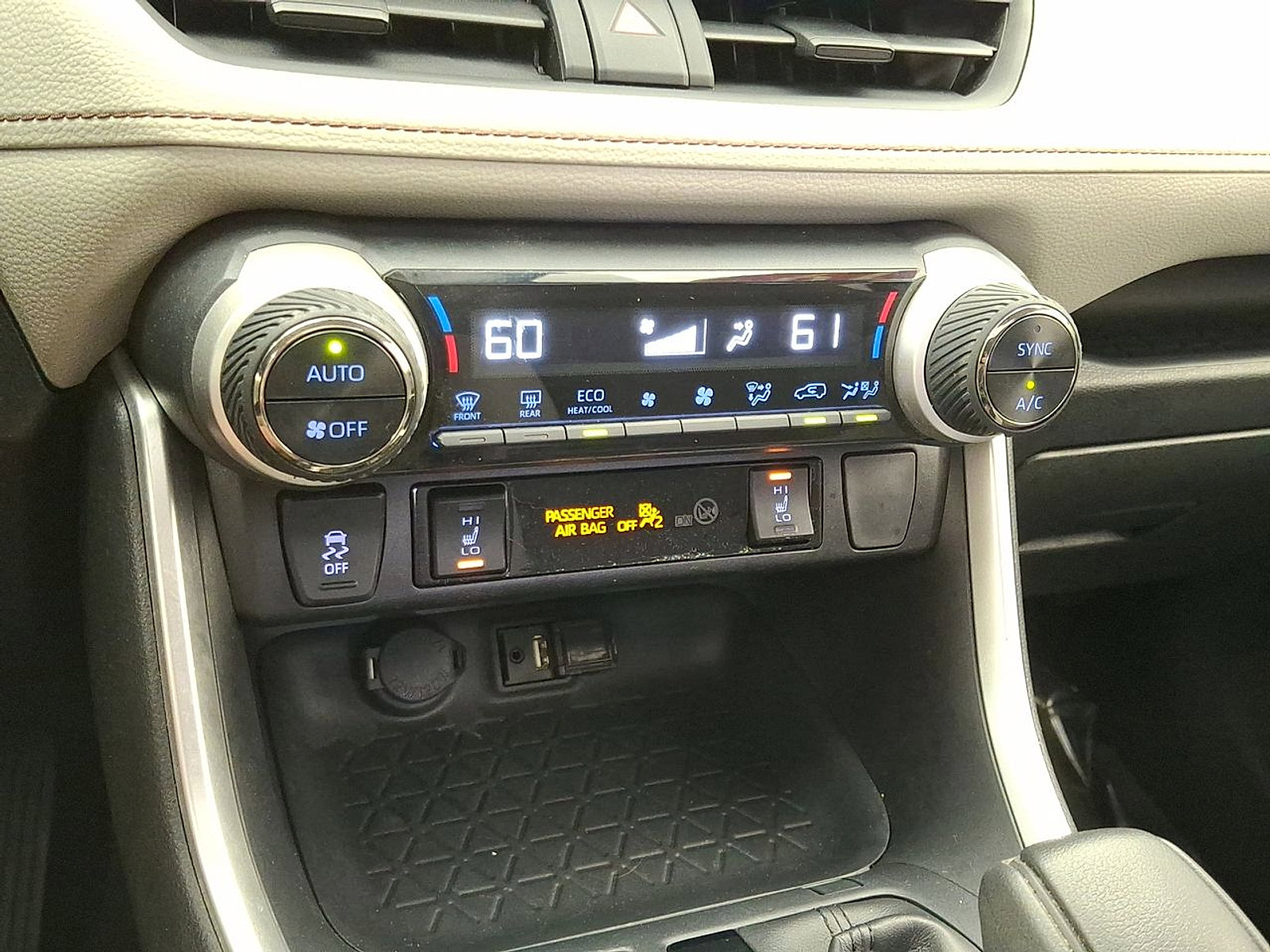 Certified 2019 Toyota RAV4 XLE w/ Convenience Package image 19