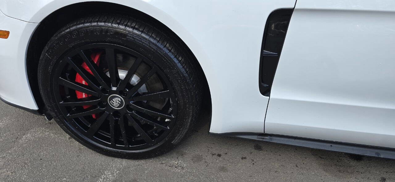 Used 2021 Porsche Panamera 4S image 12