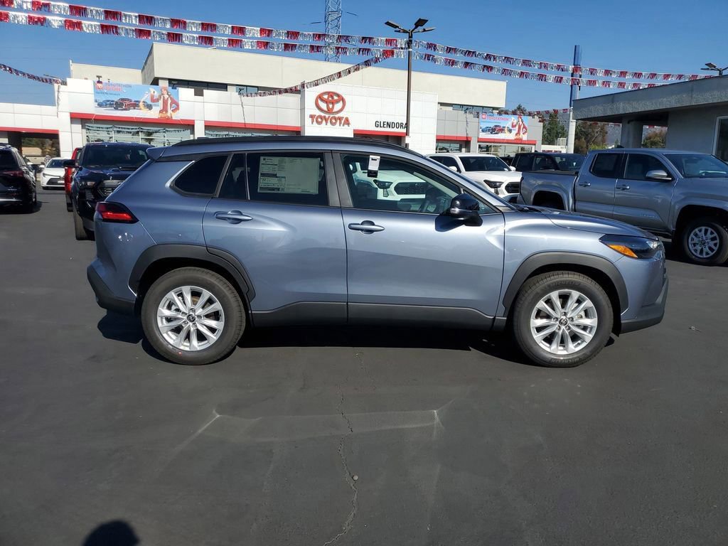 New 2026 Toyota Corolla Cross LE video 2