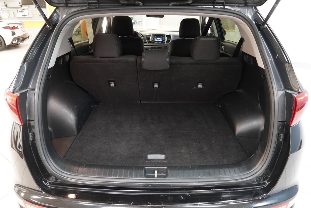 Used 2018 Kia Sportage LX FWD image 11