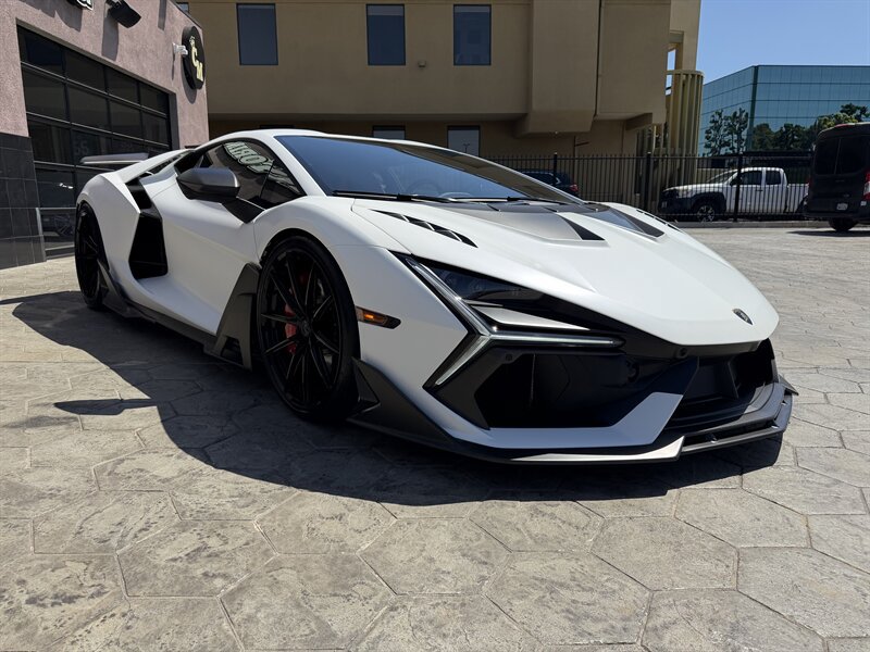 Used 2026 Lamborghini Revuelto AWD/4WD image 4