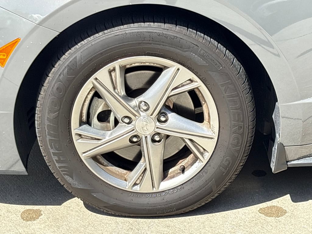 Used 2023 Hyundai Sonata SE w/ Cargo Package image 11