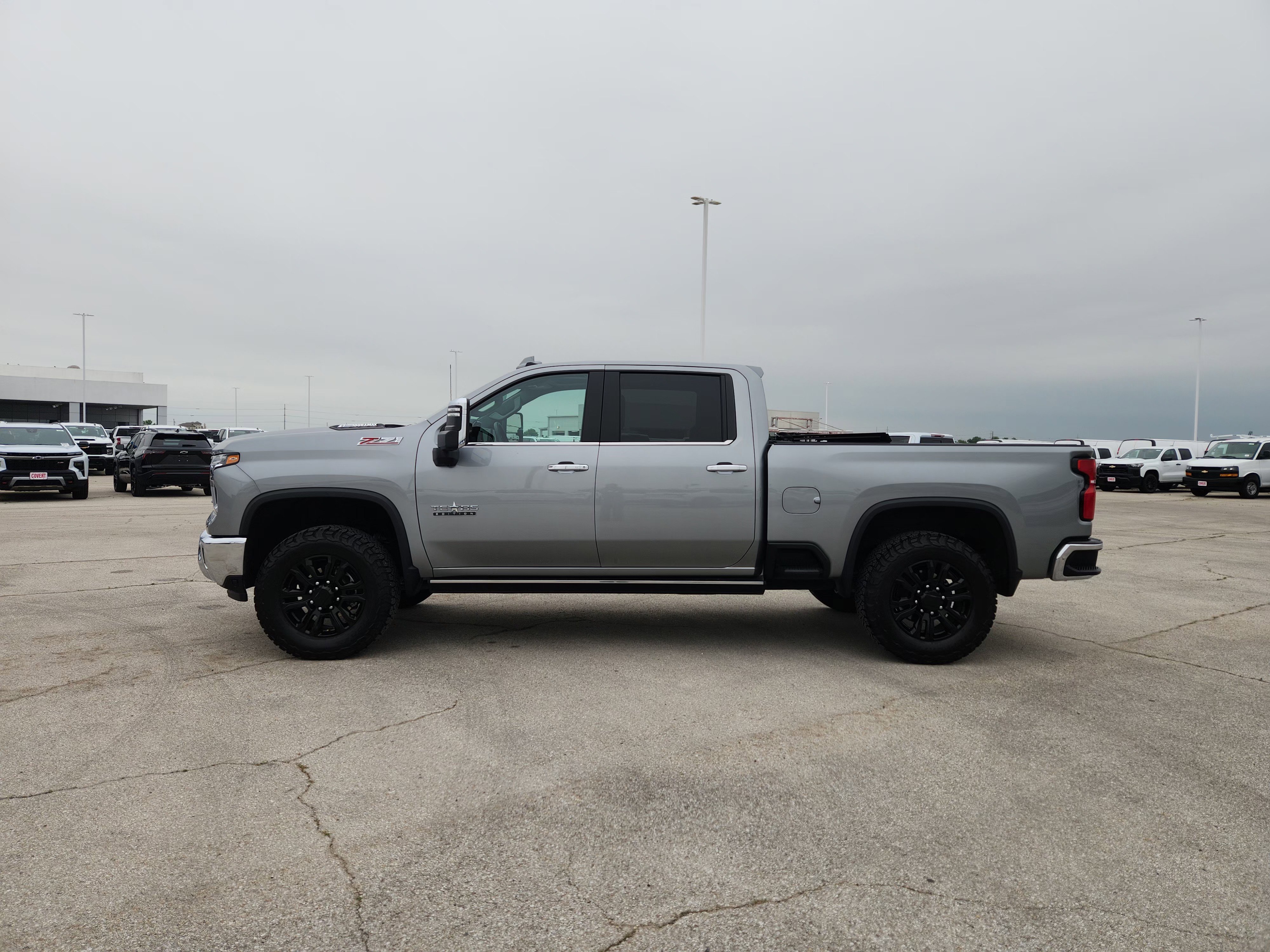 Used 2026 Chevrolet Silverado 2500 LTZ w/ LTZ Premium Texas Edition AWD/4WD image 4