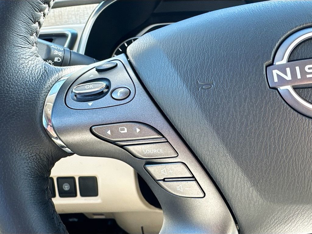 Used 2024 Nissan Murano SL image 11
