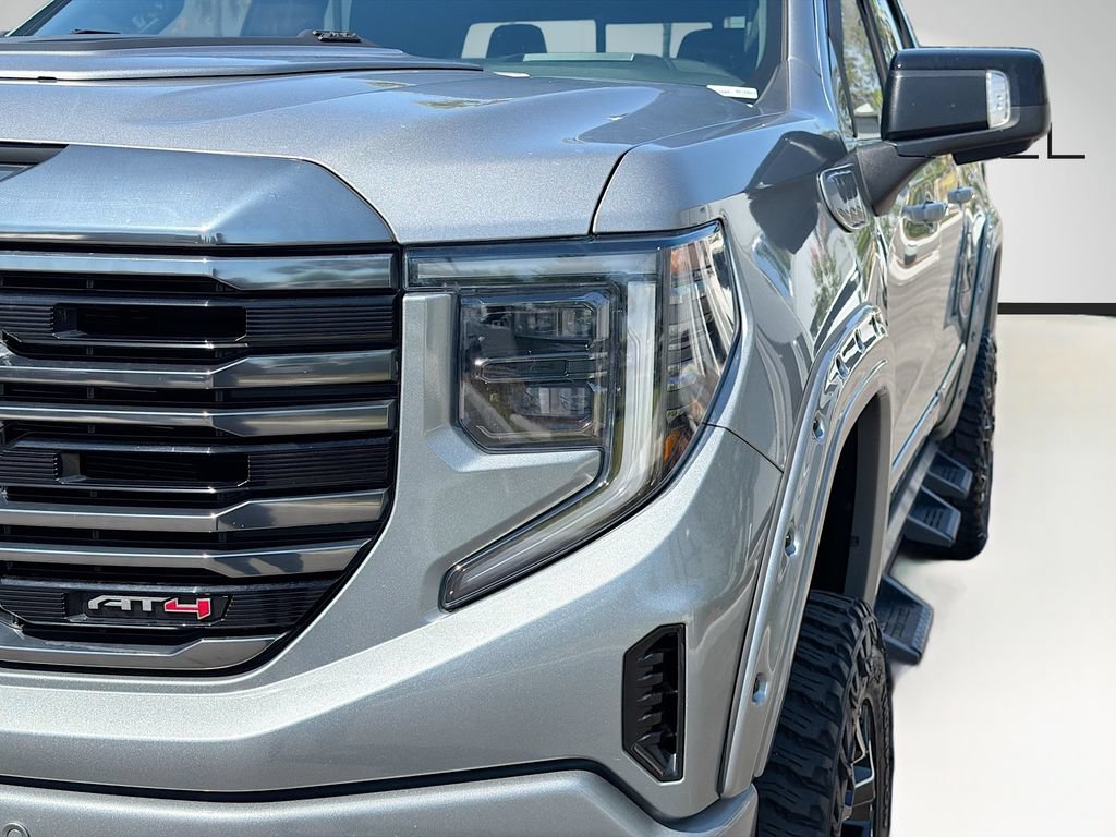 Used 2023 GMC Sierra 1500 AT4 w/ AT4 Premium Package AWD/4WD image 9