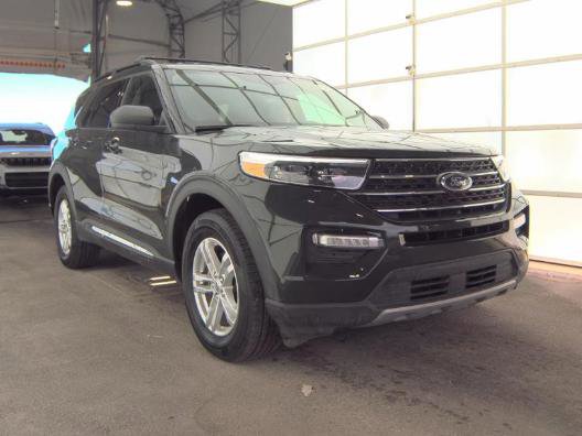 Used 2023 Ford Explorer XLT w/ Equipment Group 202A image 2
