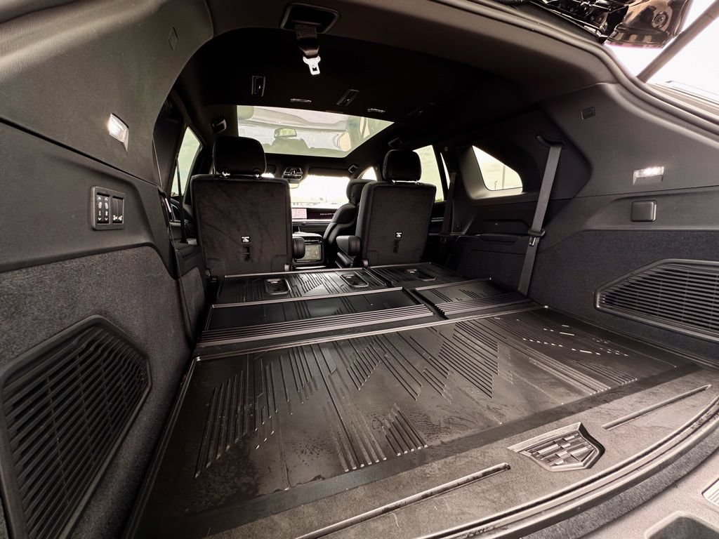 Used 2026 Cadillac Escalade IQ Sport 1 w/ LPO, Floor Liner Package AWD/4WD image 29