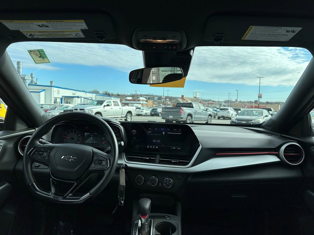 Used 2024 Chevrolet Trax RS image 13