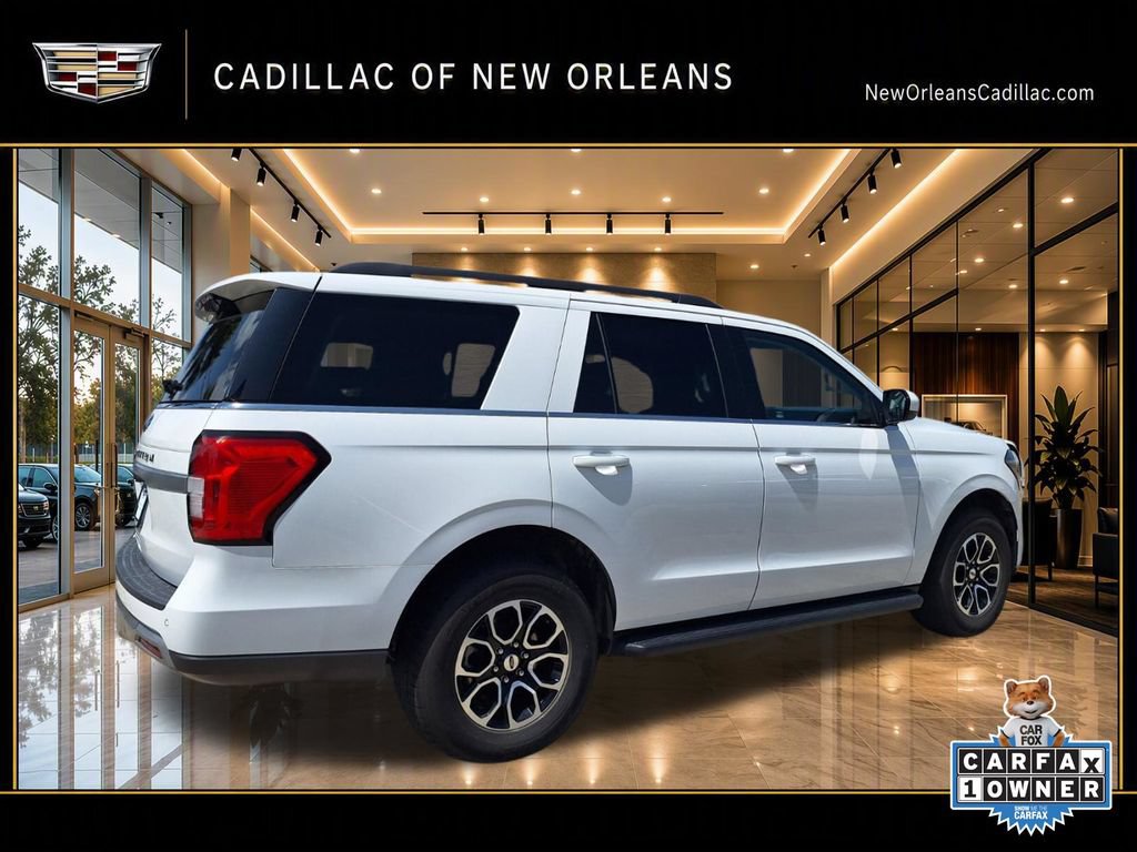 Used 2024 Ford Expedition XLT RWD image 3