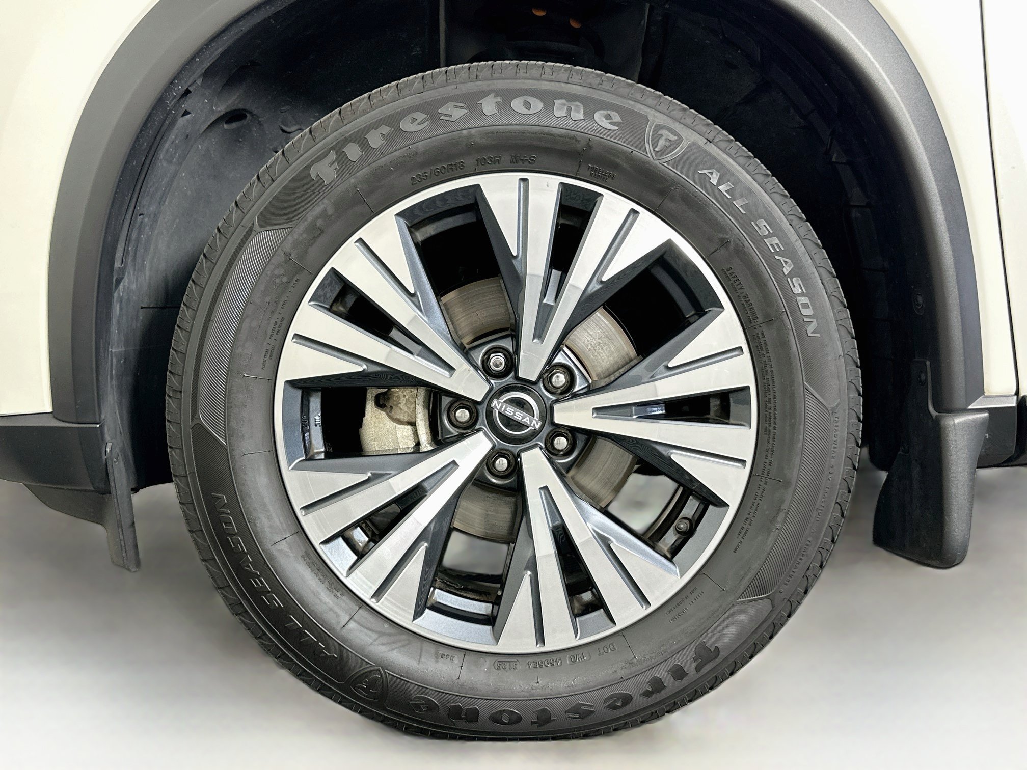 Used 2023 Nissan Rogue SV FWD image 11