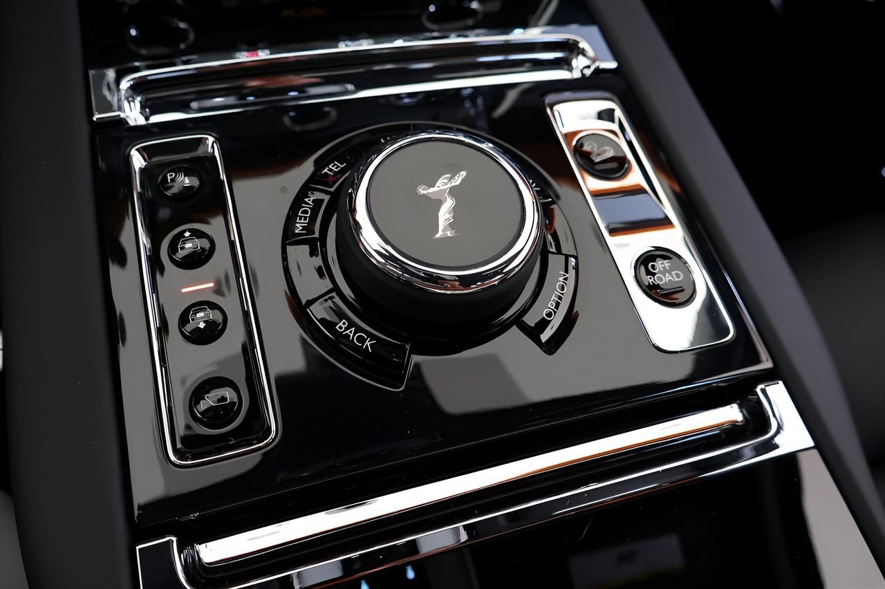 New 2026 Rolls-Royce Cullinan AWD/4WD image 29