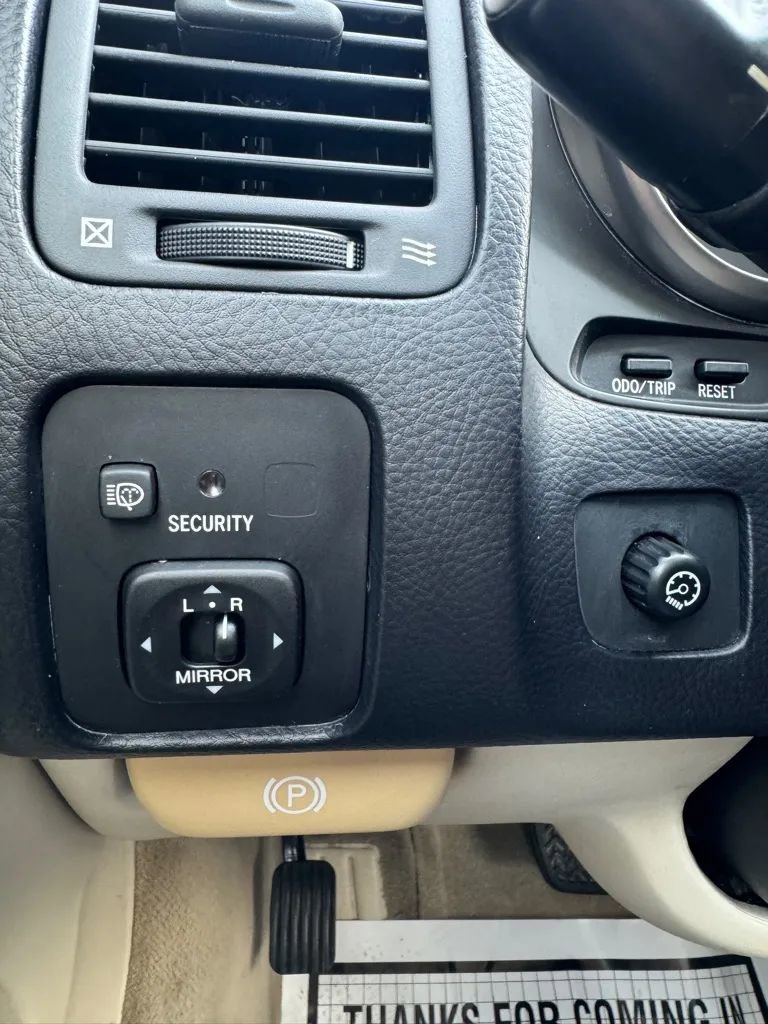 Used 2005 Lexus SC 430 Convertible image 18