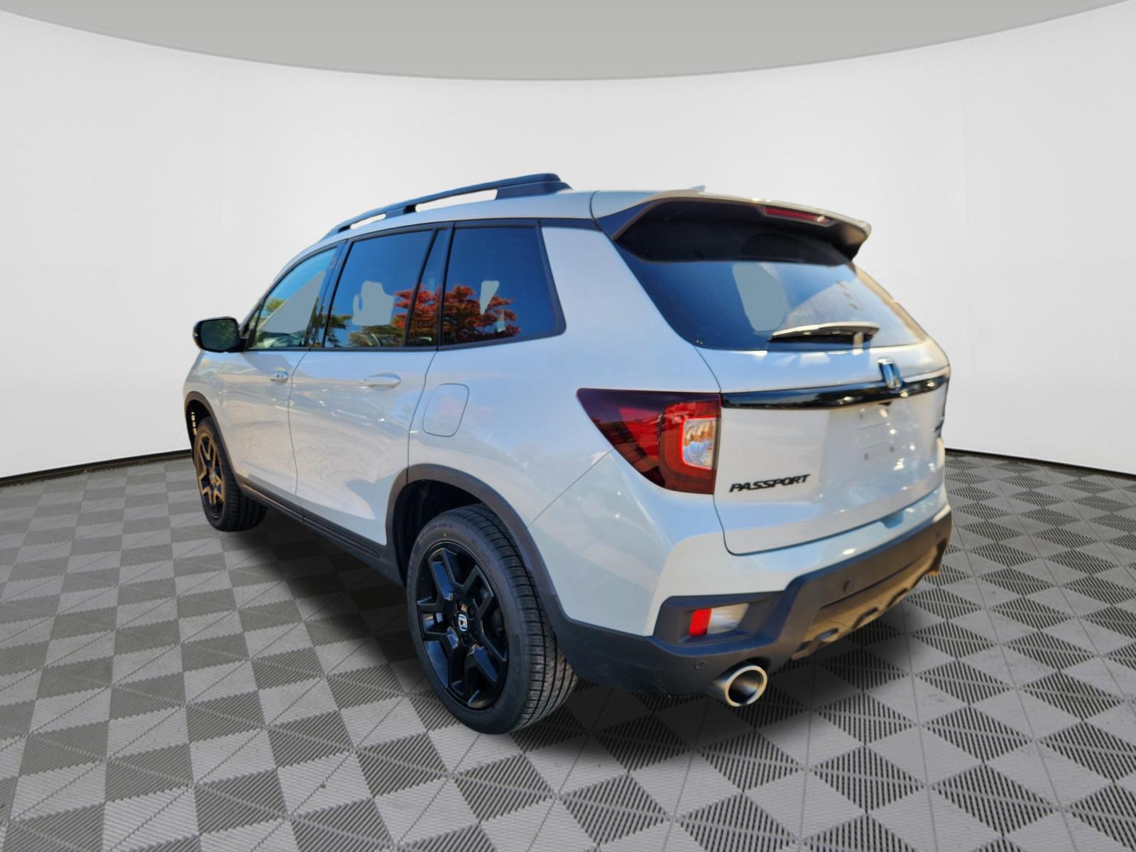 Certified 2024 Honda Passport Black Edition image 3