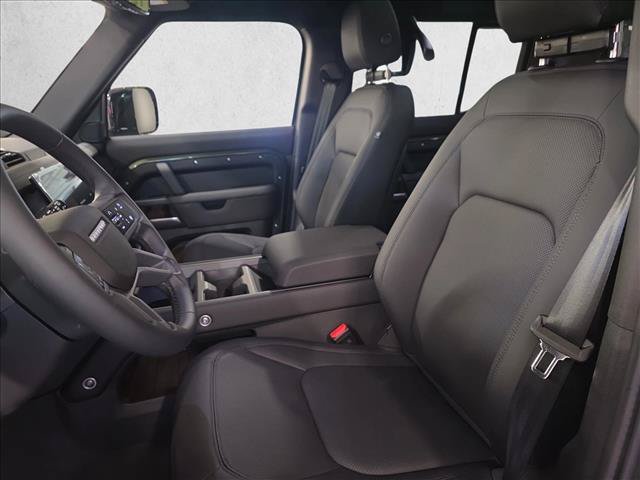 New 2026 Land Rover Defender 130 X-Dynamic SE AWD/4WD image 16