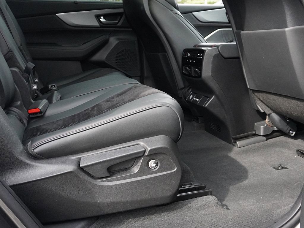 Used 2023 Acura MDX A-Spec image 37