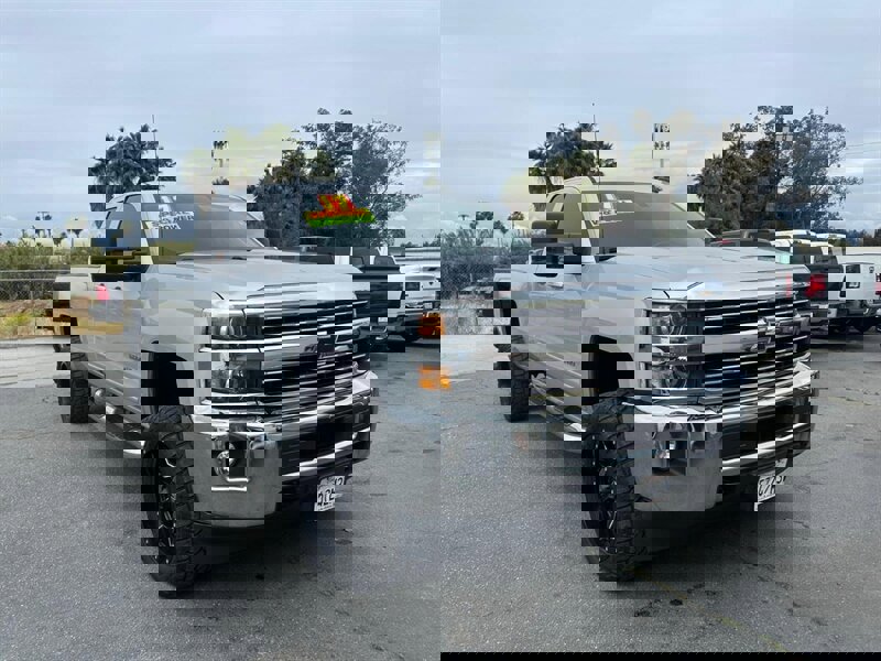 Used 2017 Chevrolet Silverado 2500 LT w/ All Star Edition RWD image 2