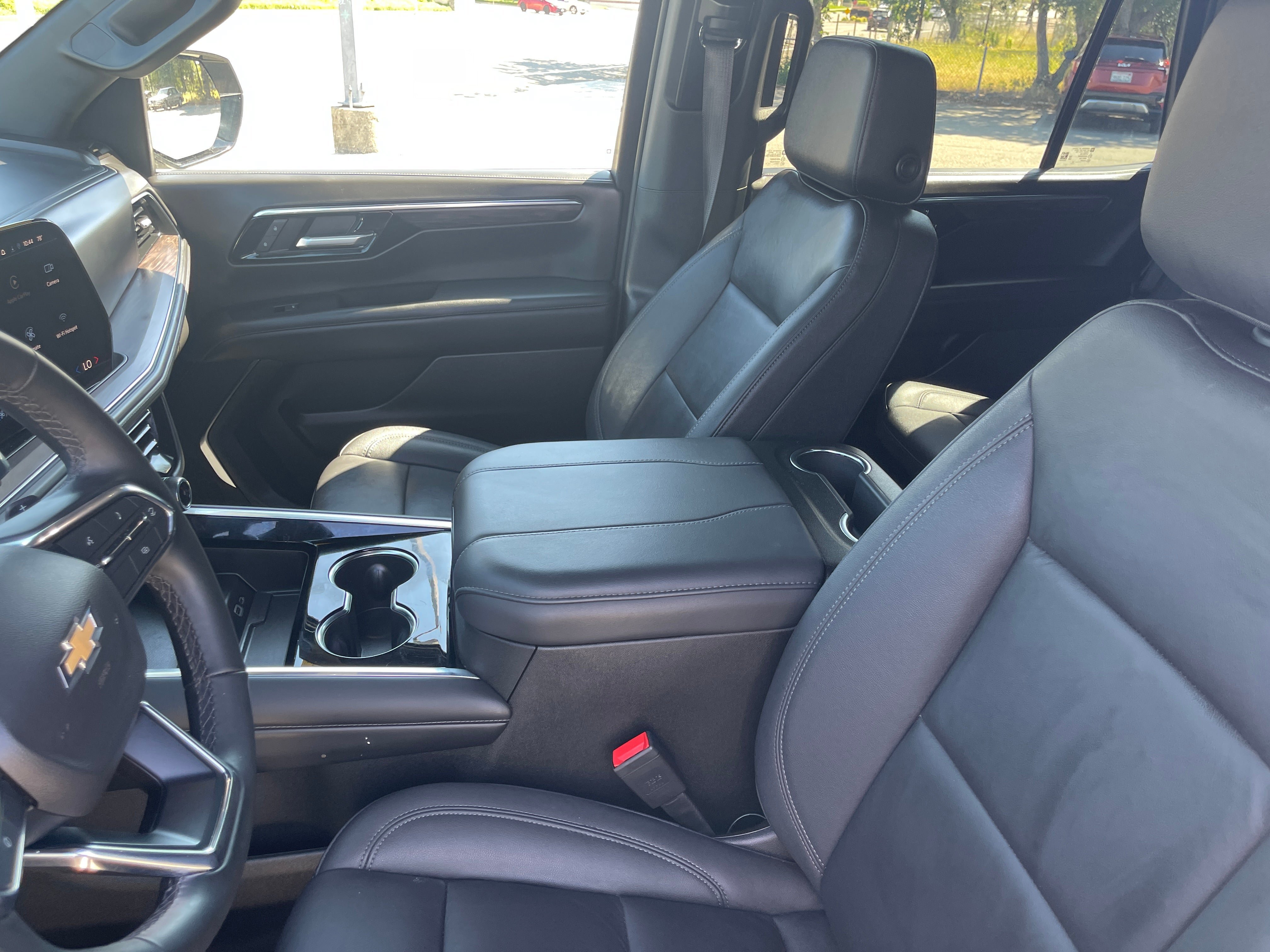 Used 2025 Chevrolet Tahoe LT AWD/4WD image 11