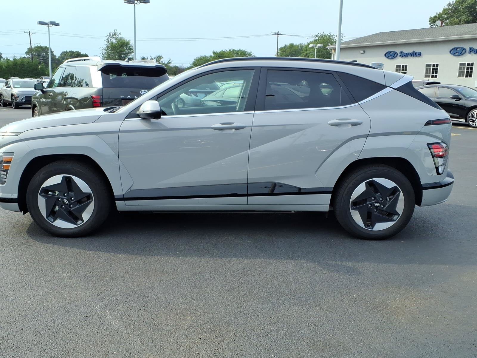 Certified 2024 Hyundai Kona Limited FWD image 9