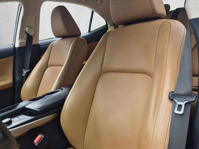 Used 2018 Lexus IS 300 w/ Accessory Package 2 image 7