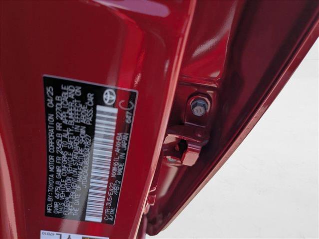 New 2025 Toyota Prius Plug-In Hybrid image 16