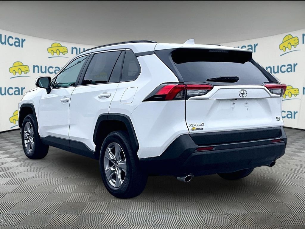 Used 2025 Toyota RAV4 XLE AWD/4WD image 4