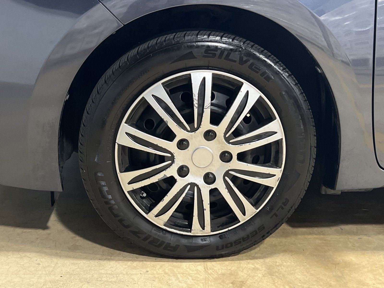 Used 2014 Toyota Corolla LE FWD image 11