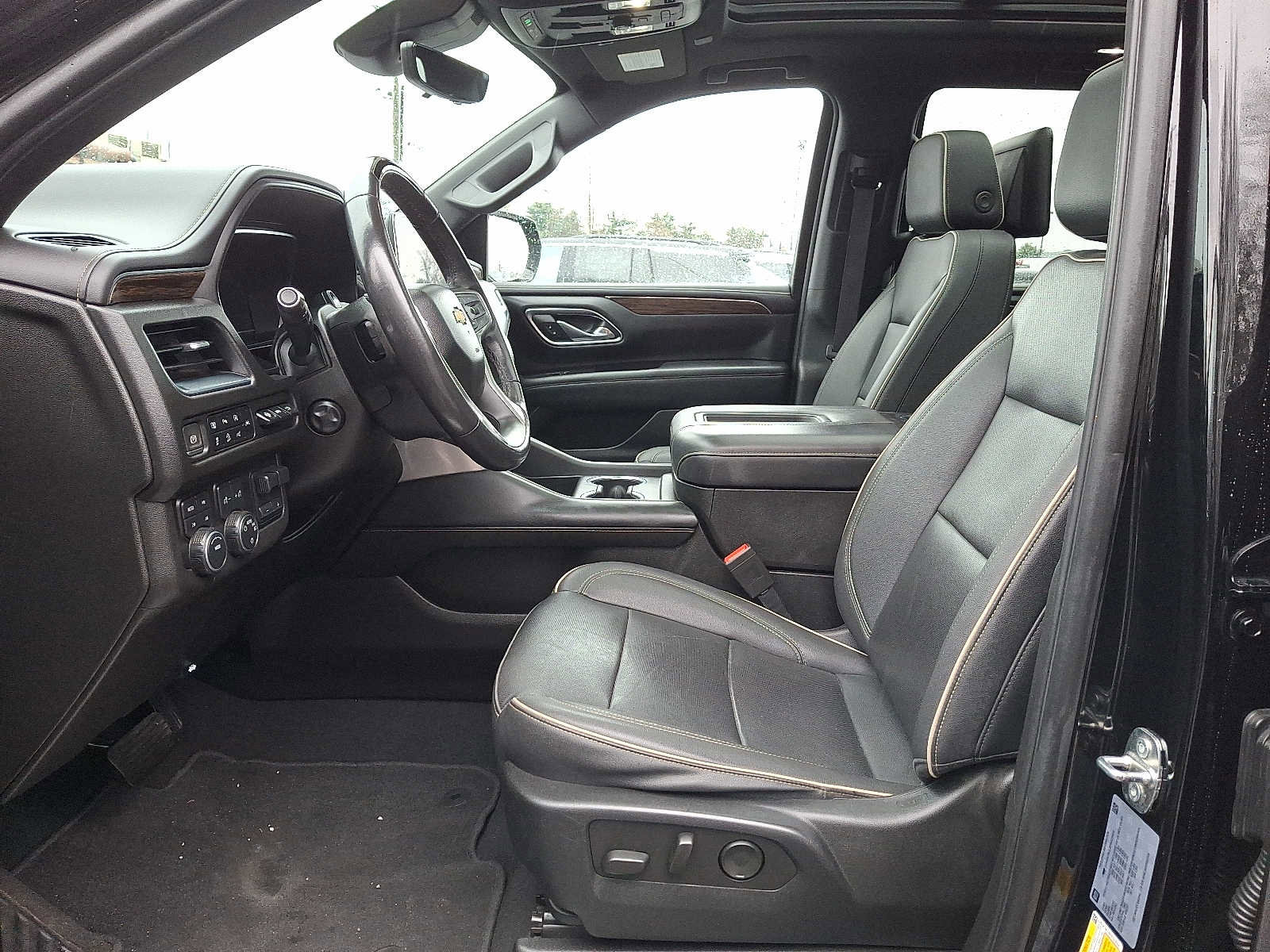 Used 2023 Chevrolet Tahoe Premier w/ Advanced Technology Package image 14