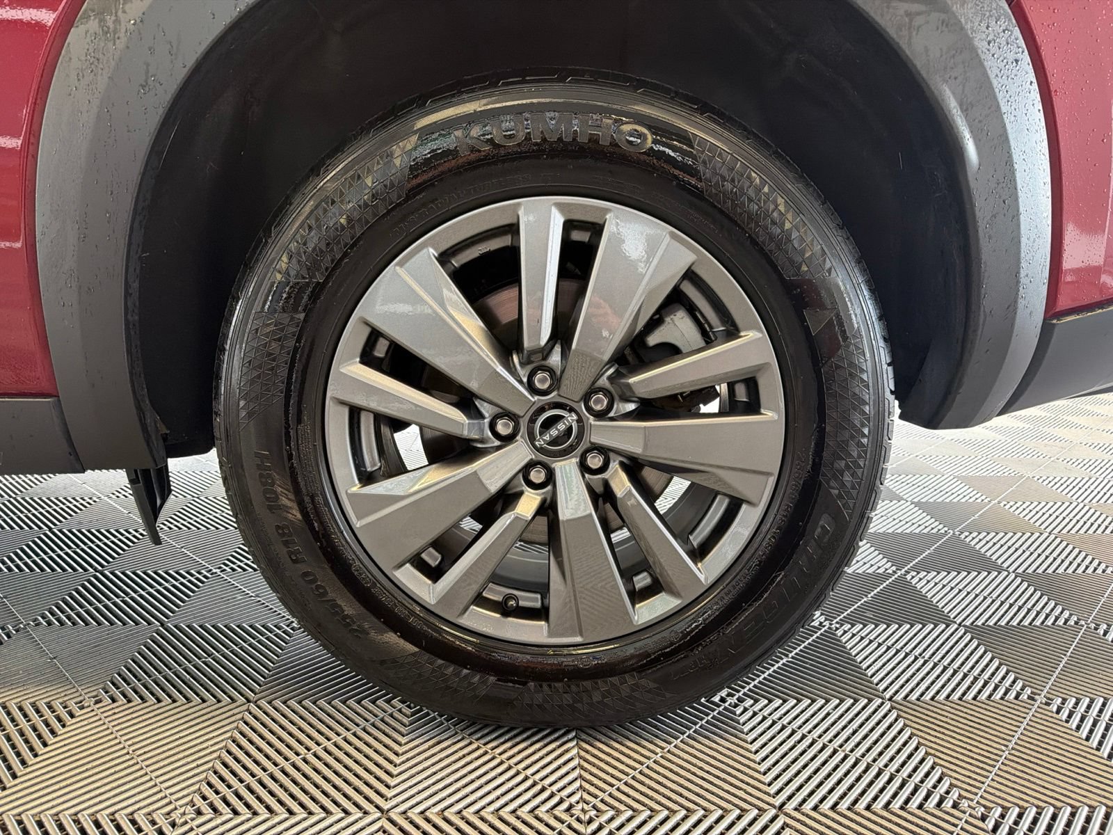 Used 2025 Nissan Pathfinder SV AWD/4WD image 8