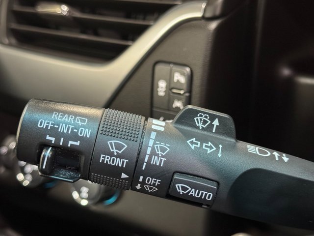 Used 2017 Chevrolet Suburban LT w/ LT Signature Package image 21