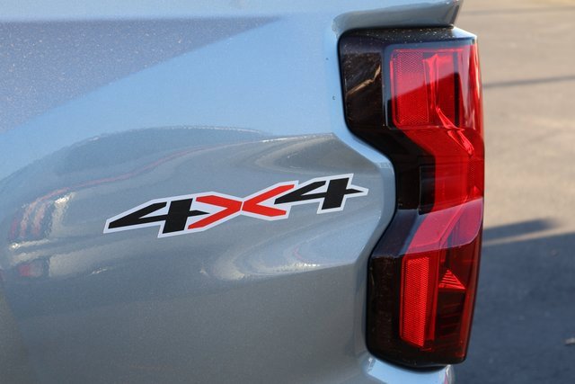 Used 2023 Chevrolet Colorado W/T image 8