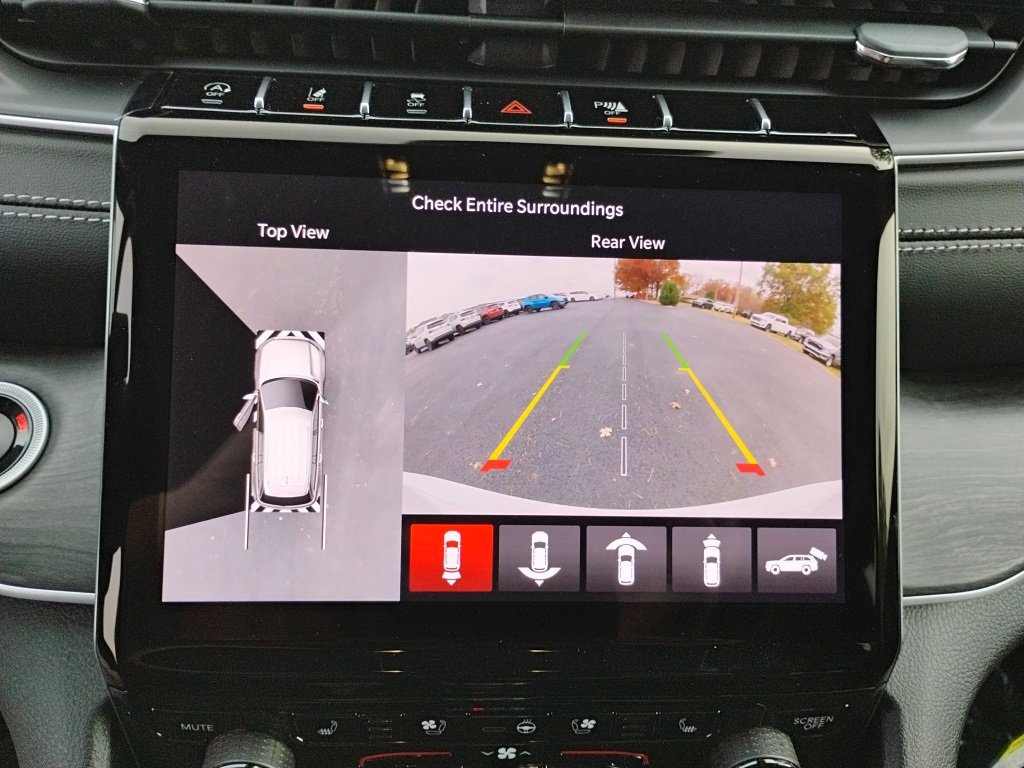 New 2025 Jeep Grand Cherokee Limited w/ Luxury Tech Group II image 33