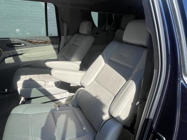 Used 2021 Cadillac Escalade ESV Premium Luxury Platinum image 26