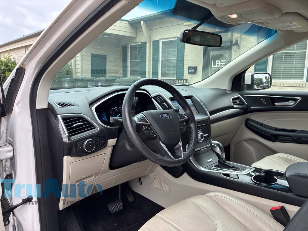 Used 2018 Ford Edge Titanium w/ Equipment Group 301A FWD image 26