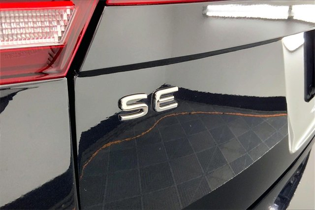 Used 2023 Volkswagen Tiguan SE image 8