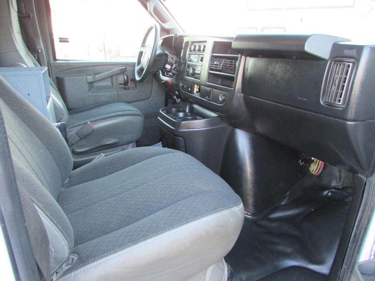 Used 2018 GMC Savana 2500 w/ Driver Convenience Package RWD image 12