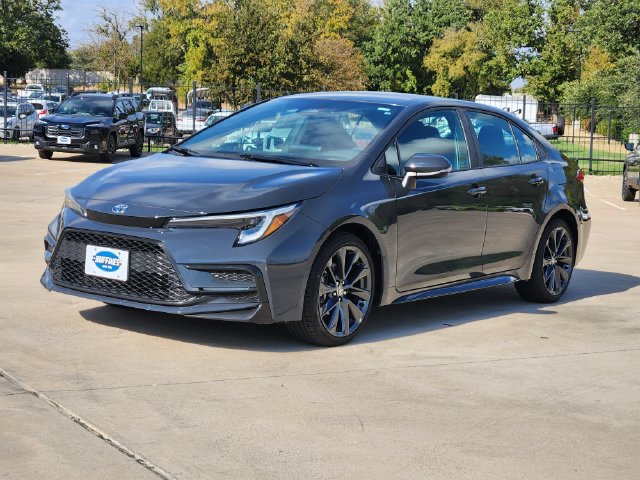 Used 2024 Toyota Corolla SE FWD image 3