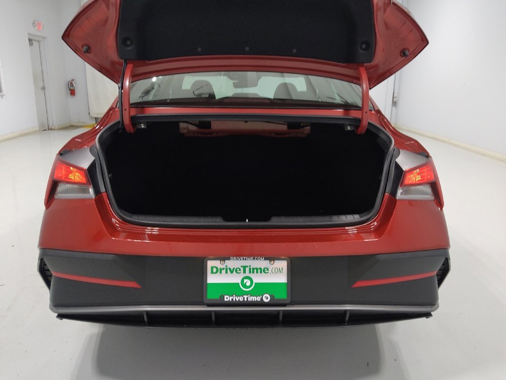 Used 2025 Hyundai Elantra Sport FWD image 29