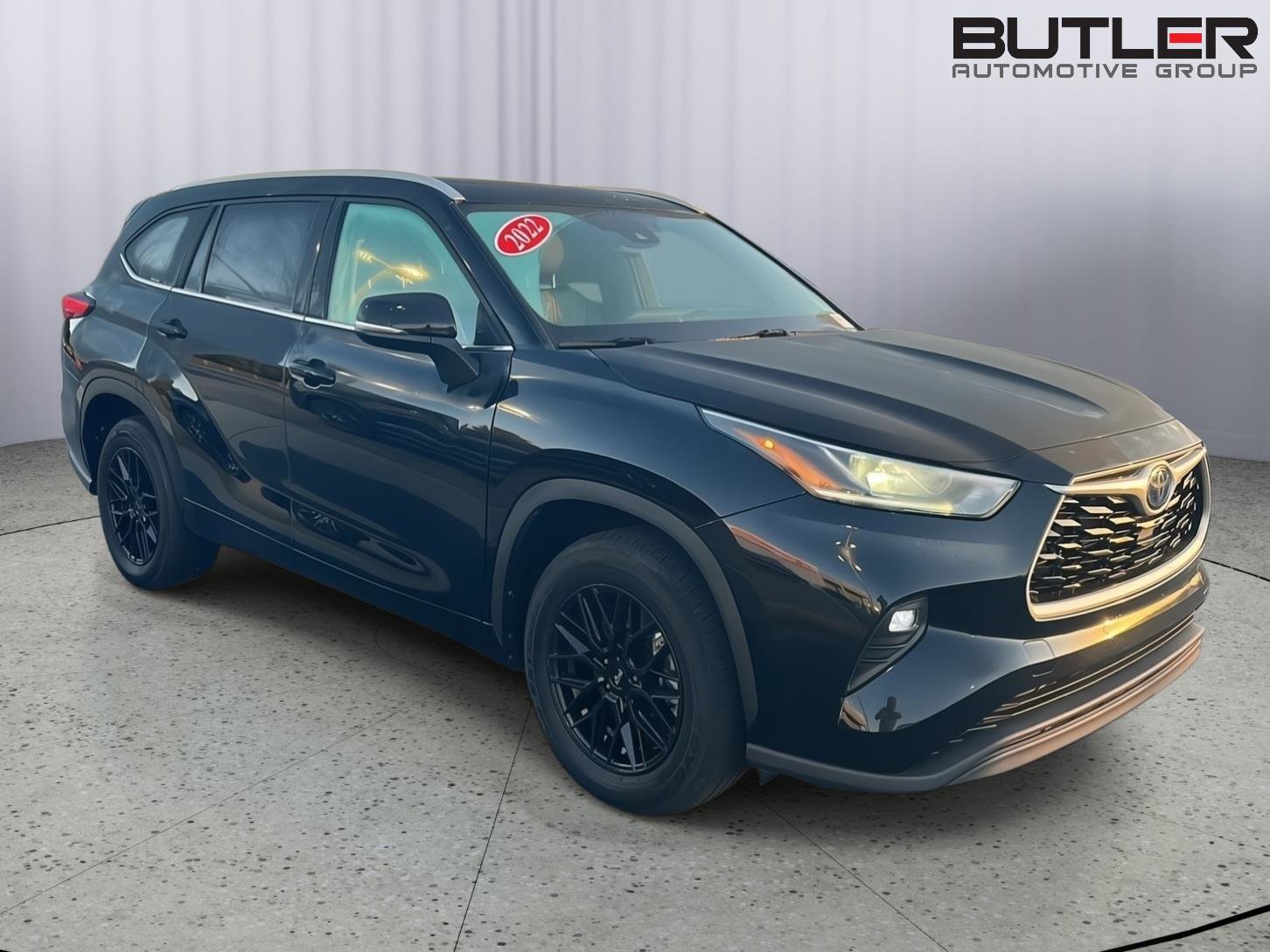Used 2022 Toyota Highlander Bronze Edition FWD image 8