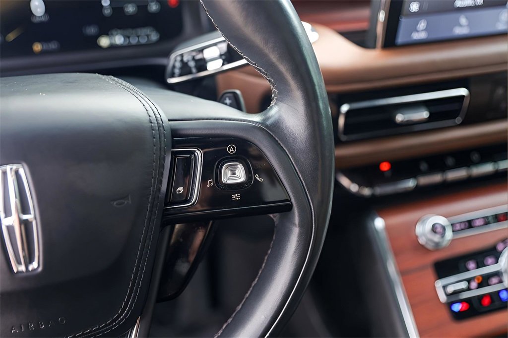 Used 2022 Lincoln Aviator Reserve w/ Equipment Group 201A image 12