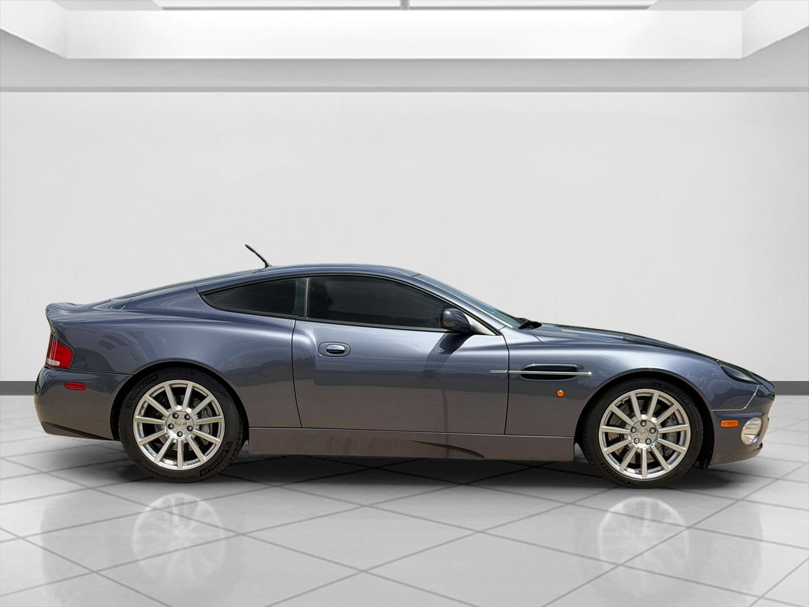 Used 2006 Aston Martin Vanquish S RWD image 9