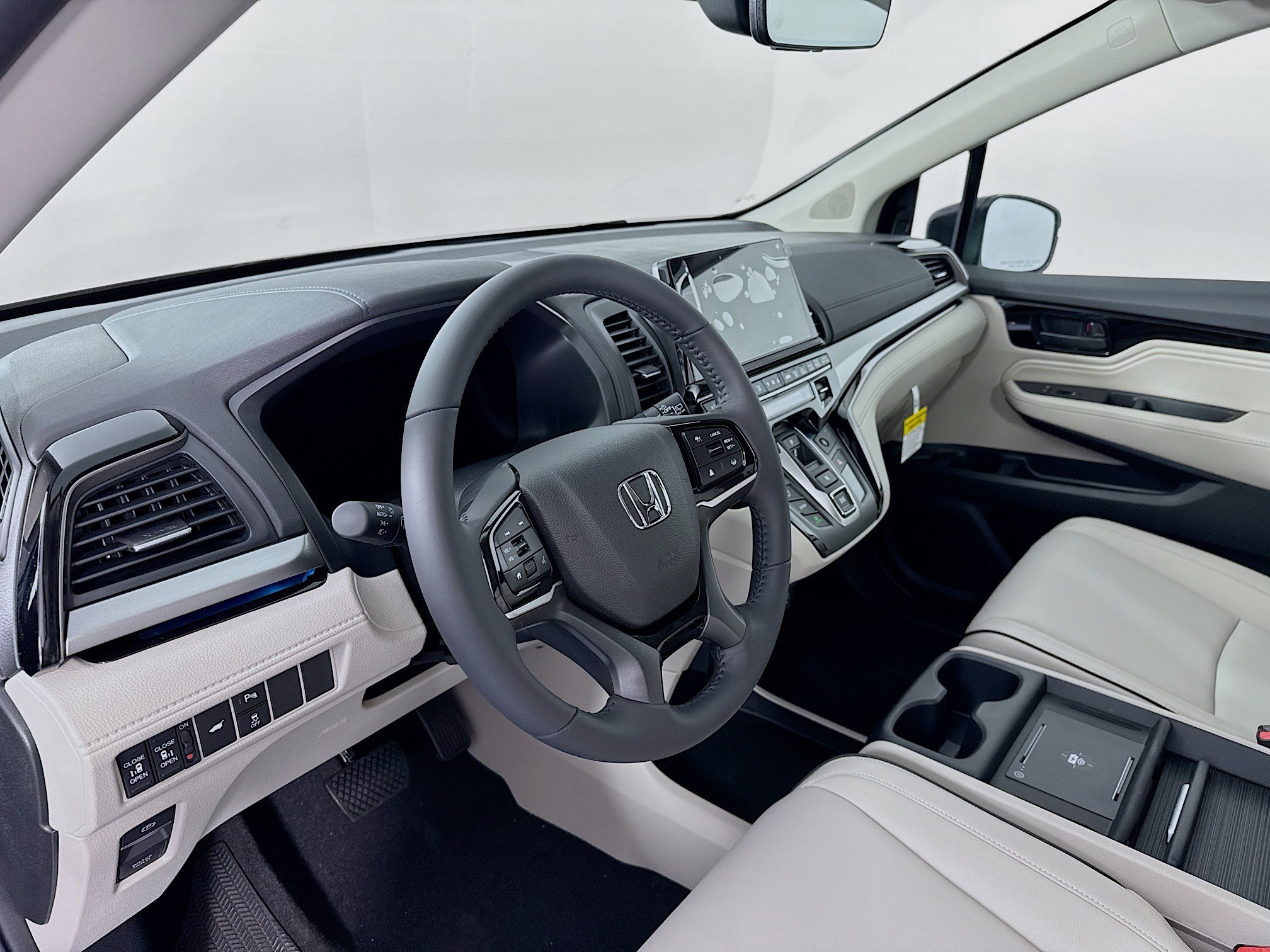New 2026 Honda Odyssey Touring image 9