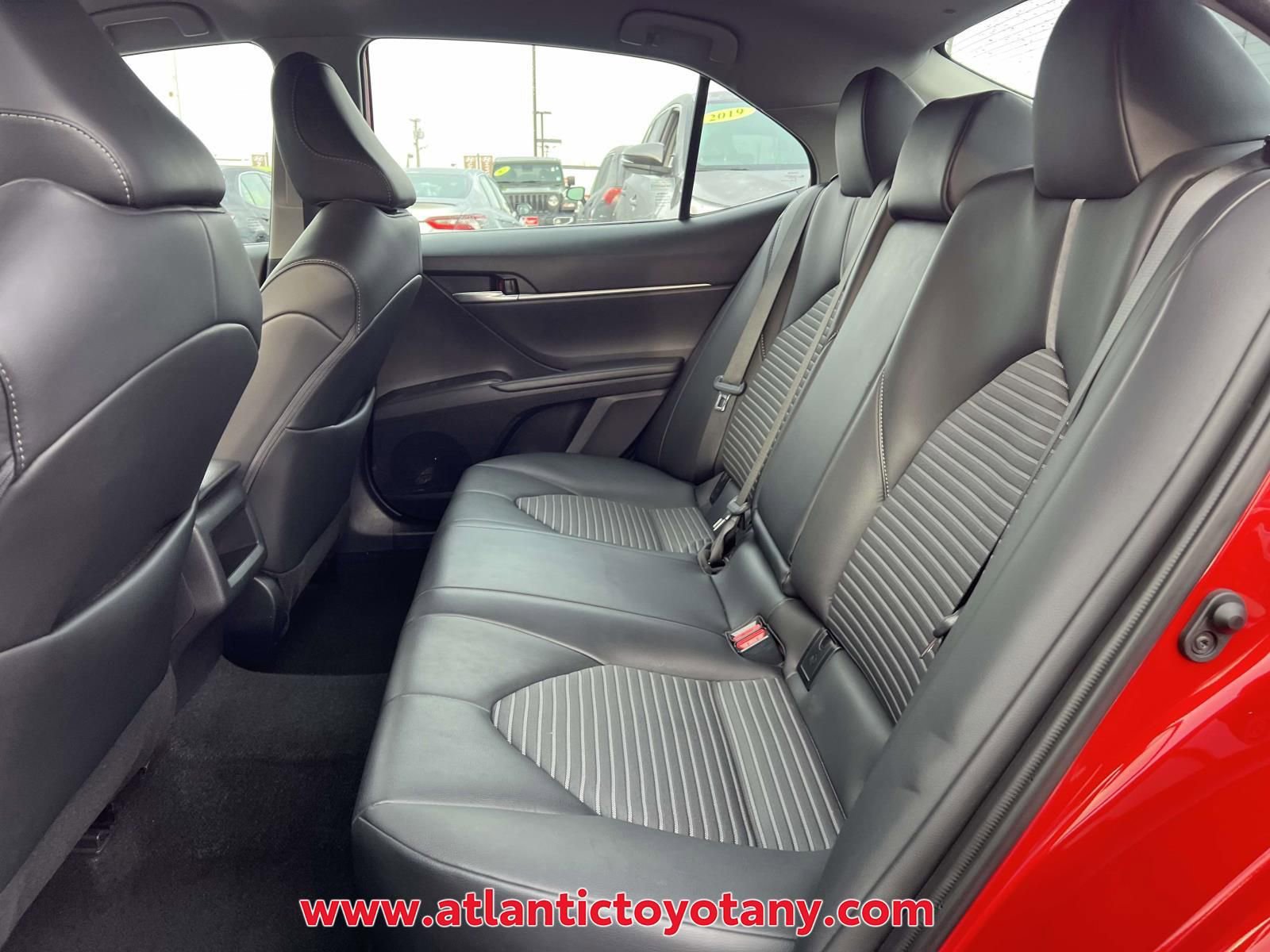 Used 2023 Toyota Camry SE image 13