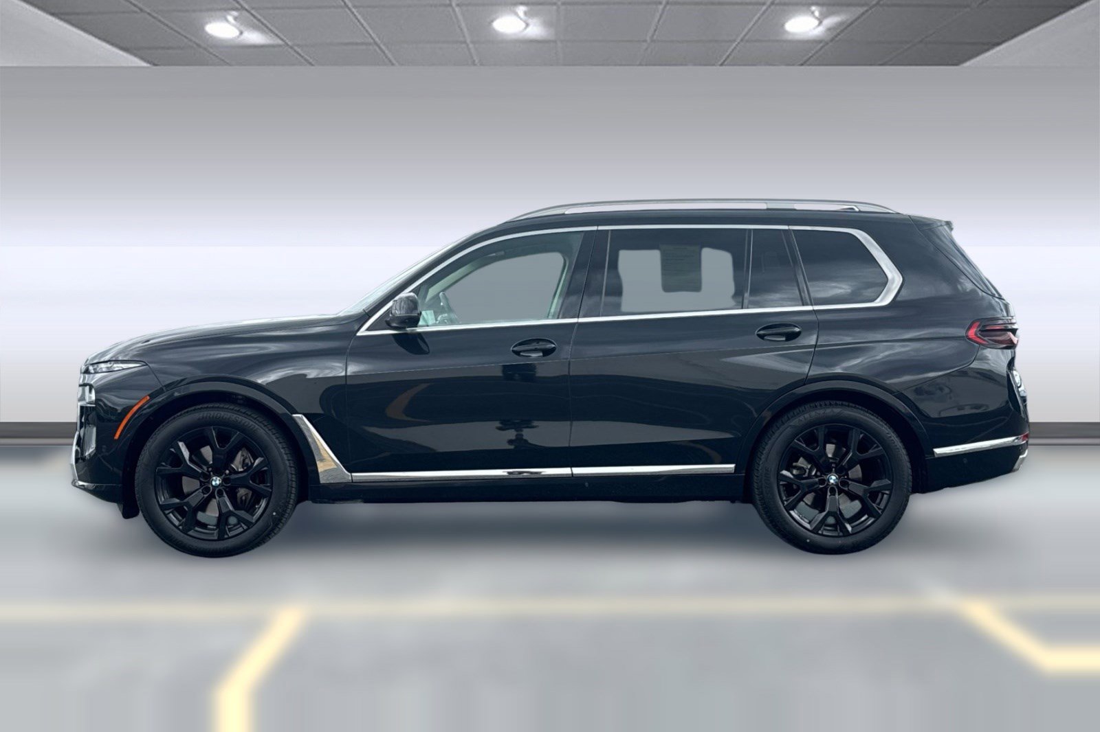 Certified 2023 BMW X7 xDrive40i w/ Premium Package AWD/4WD image 2