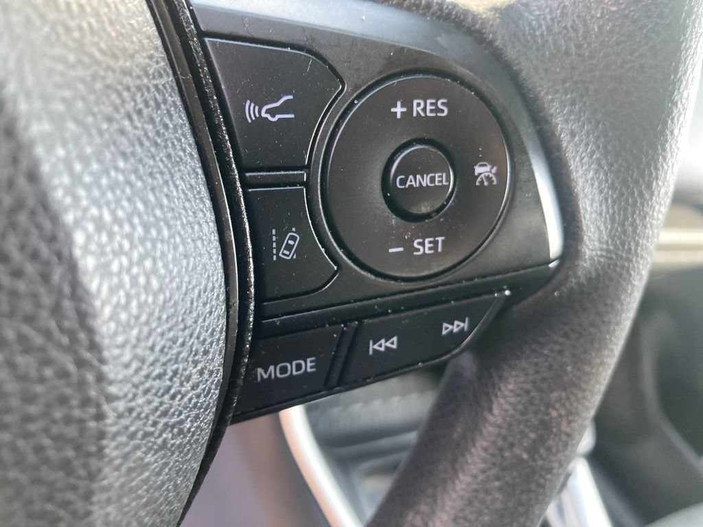Used 2022 Toyota RAV4 XLE AWD/4WD image 40
