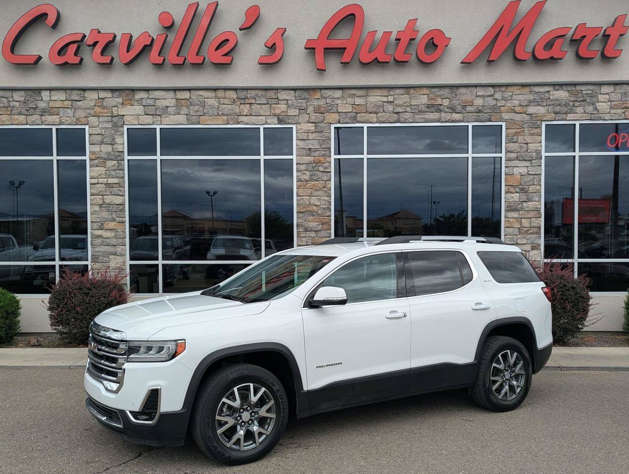 Used 2023 GMC Acadia SLT AWD/4WD image 1